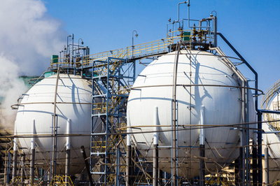 藍天下的化工廠 發展與環境的平衡